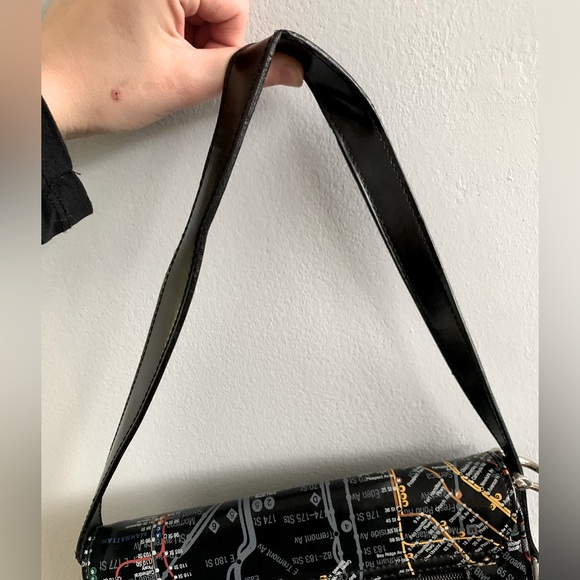 NYC Subway Line Purse - Picture 3 of 7